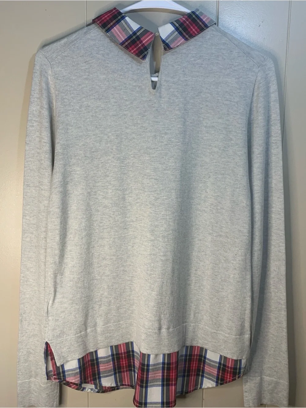 Women’s M J. Crew Light Gray Crewneck Sweater with Pink and Navy Plaid Trim